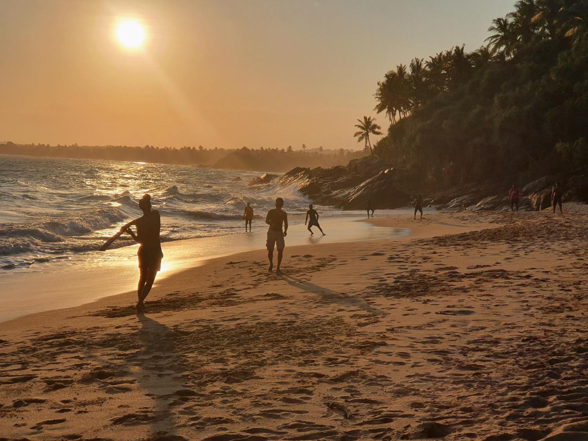 Into The Blue - Yoga Included & Walk To 3 Beaches Tangalle Eksteriør bilde