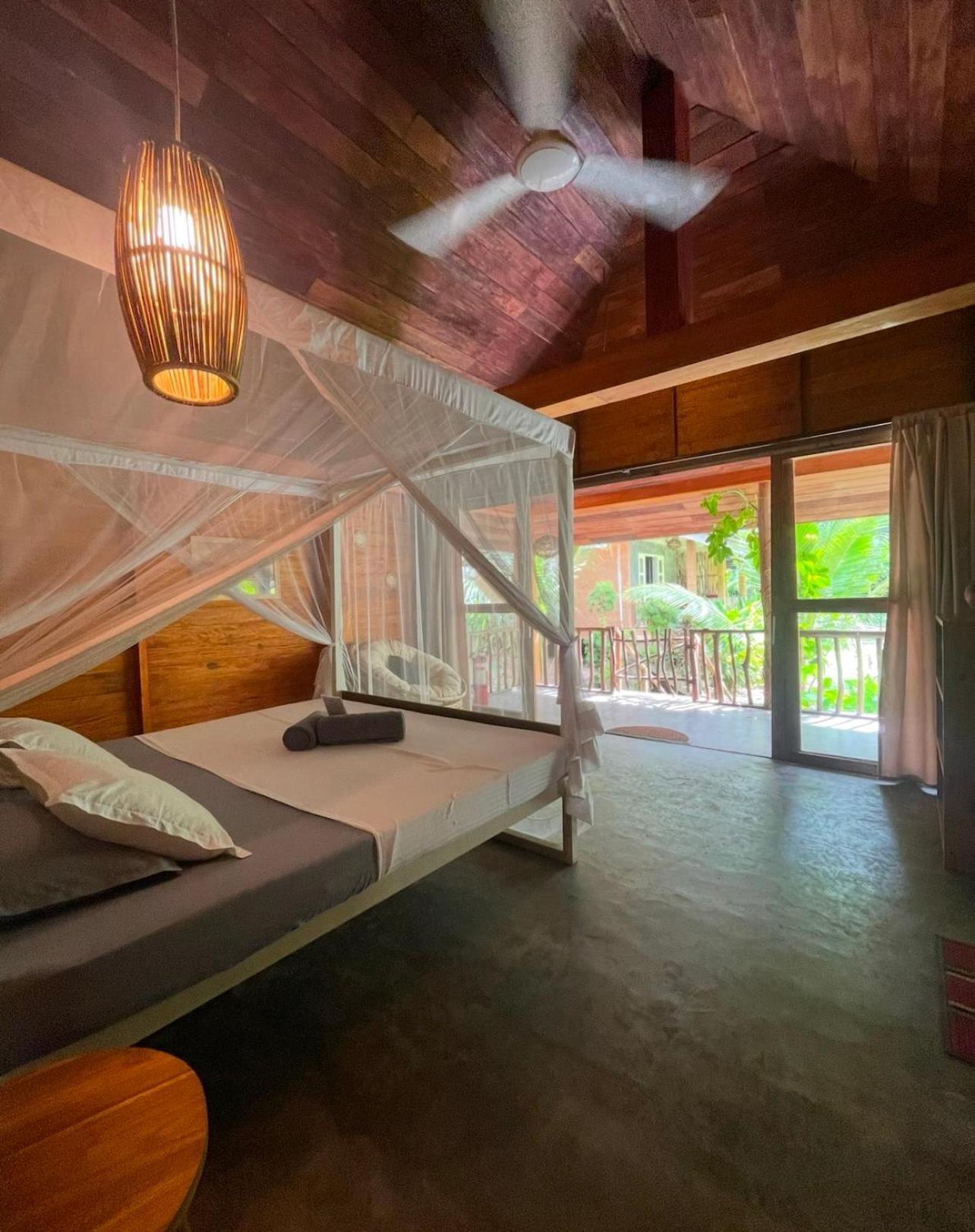 Into The Blue - Yoga Included & Walk To 3 Beaches Tangalle Eksteriør bilde